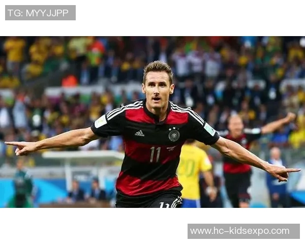 德国足球黄金一代：从贝肯鲍尔到克洛泽的传奇岁月