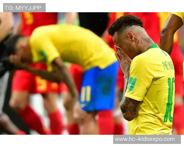 足球巨星跪地痛哭瞬间引发无数球迷心酸共鸣