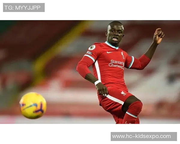 邓足球天赋超凡突破自我成就传奇 未来有望成为世界足坛新巨星